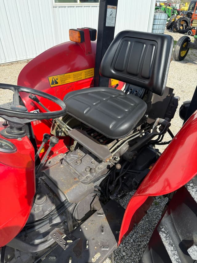 Image of Massey Ferguson 240 equipment image 4