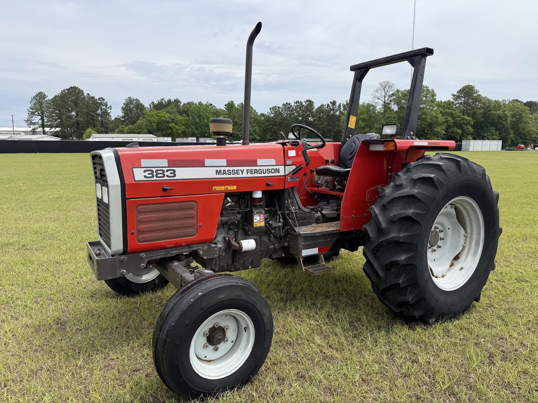 1997 Massey Ferguson 383 Equipment Image0