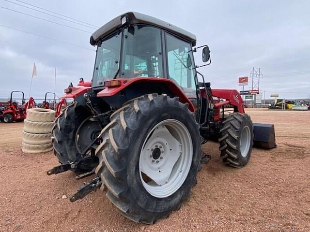 Image of Massey Ferguson 4235 equipment image 4