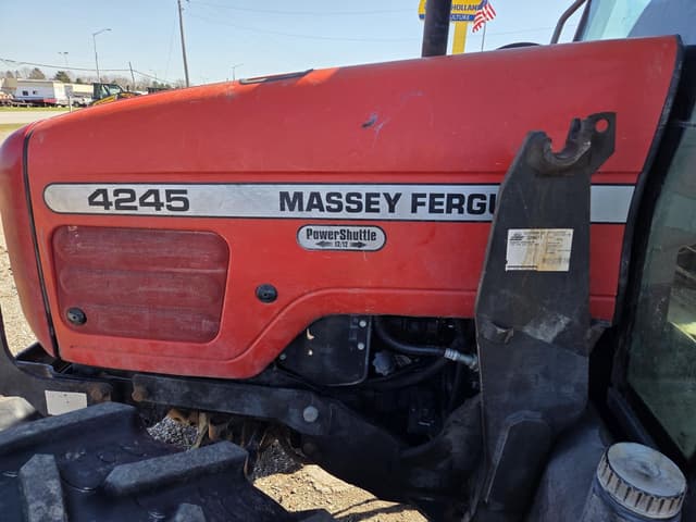 Image of Massey Ferguson 4245 equipment image 1