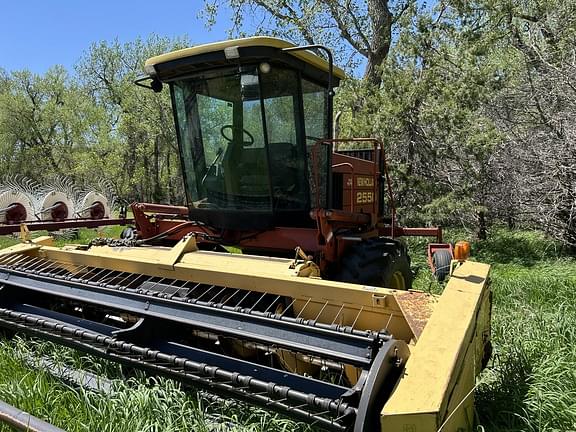 Image of New Holland 2550 equipment image 2