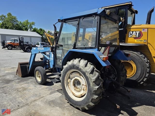 Image of New Holland 3930 equipment image 2