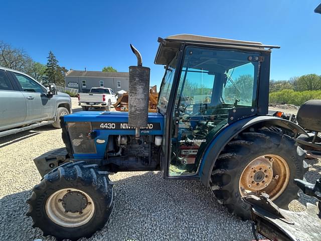 Image of New Holland 4430 equipment image 1