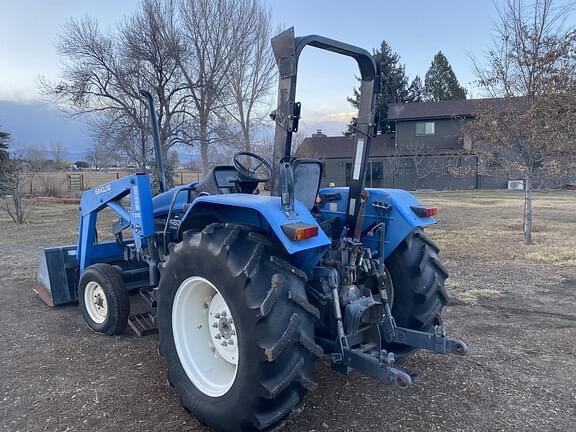 Image of New Holland 4835 equipment image 3