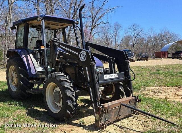 Image of New Holland 4835 equipment image 2