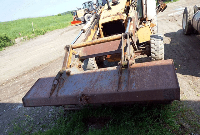 Image of New Holland 555E equipment image 2