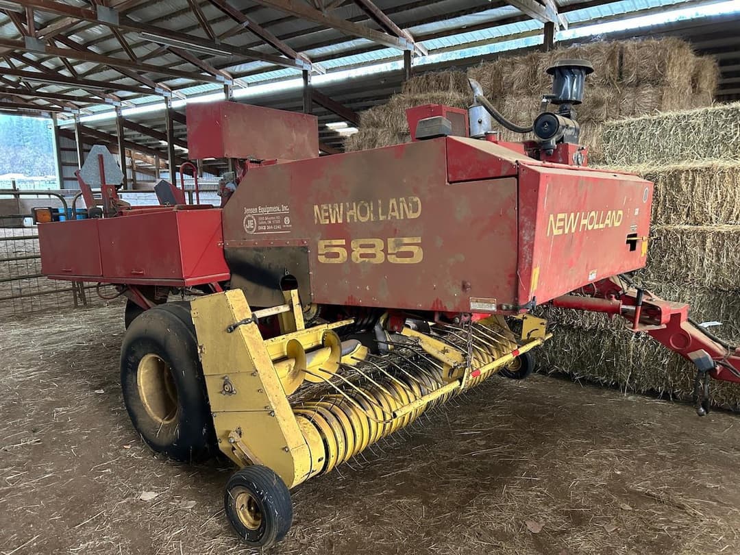 Image of New Holland 585 Primary image