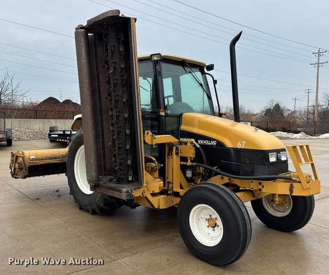 Image of New Holland 6635 equipment image 2