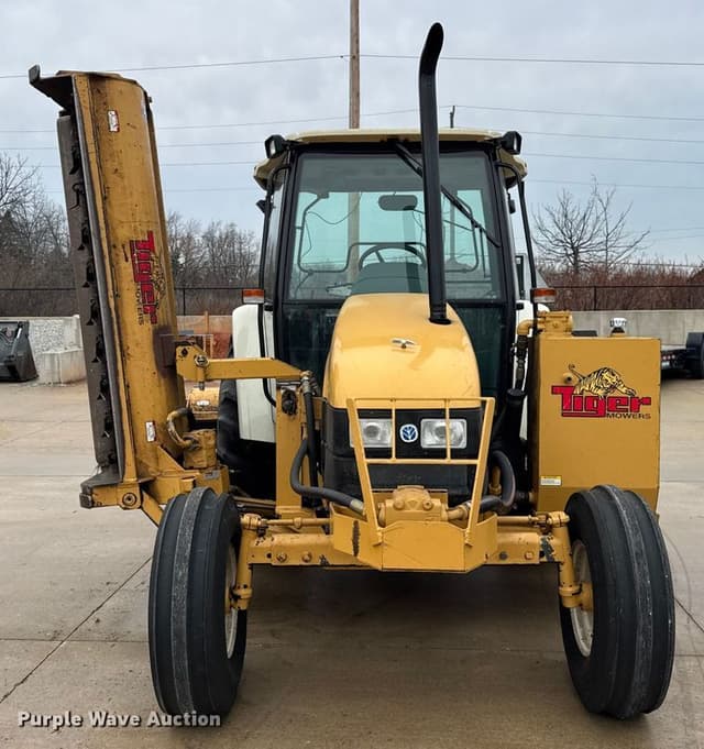 Image of New Holland 6635 equipment image 1