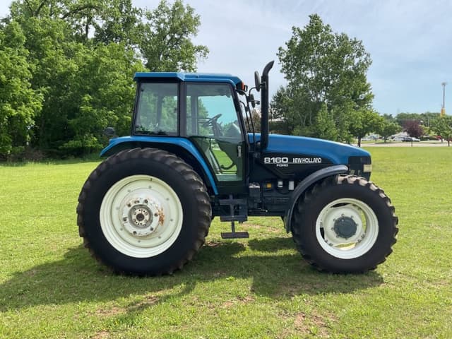 Image of New Holland 8160 equipment image 3