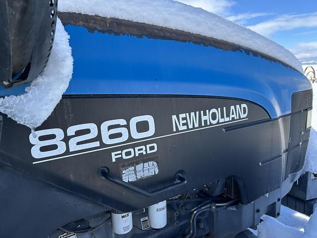 Image of New Holland 8260 equipment image 4