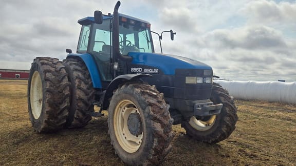 1997 New Holland 8560 Equipment Image0