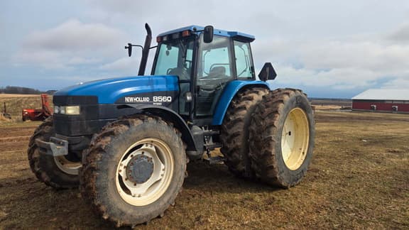 Image of New Holland 8560 equipment image 1