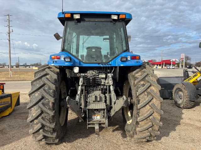 Image of New Holland 8770 equipment image 4