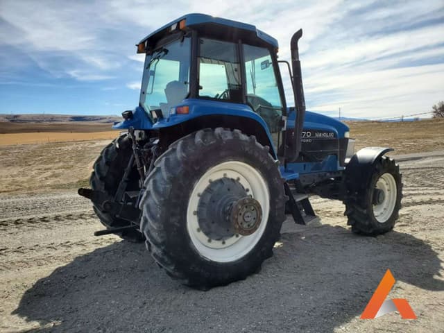 Image of New Holland 8770 equipment image 4