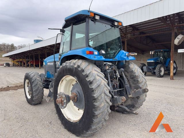 Image of New Holland 8770 equipment image 2