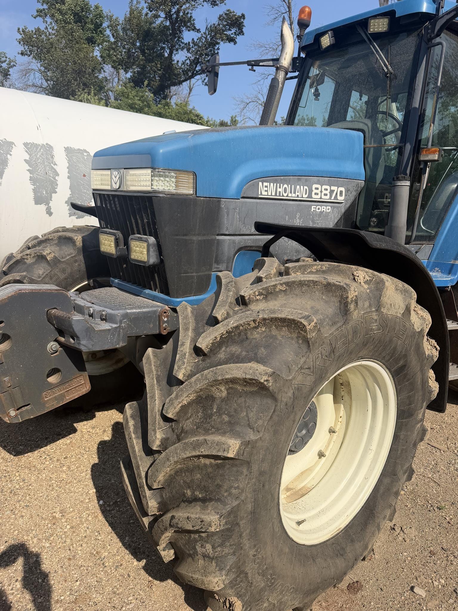 1997 New Holland 8870 Equipment Image0