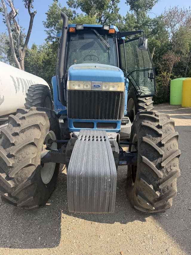 Image of New Holland 8870 equipment image 2
