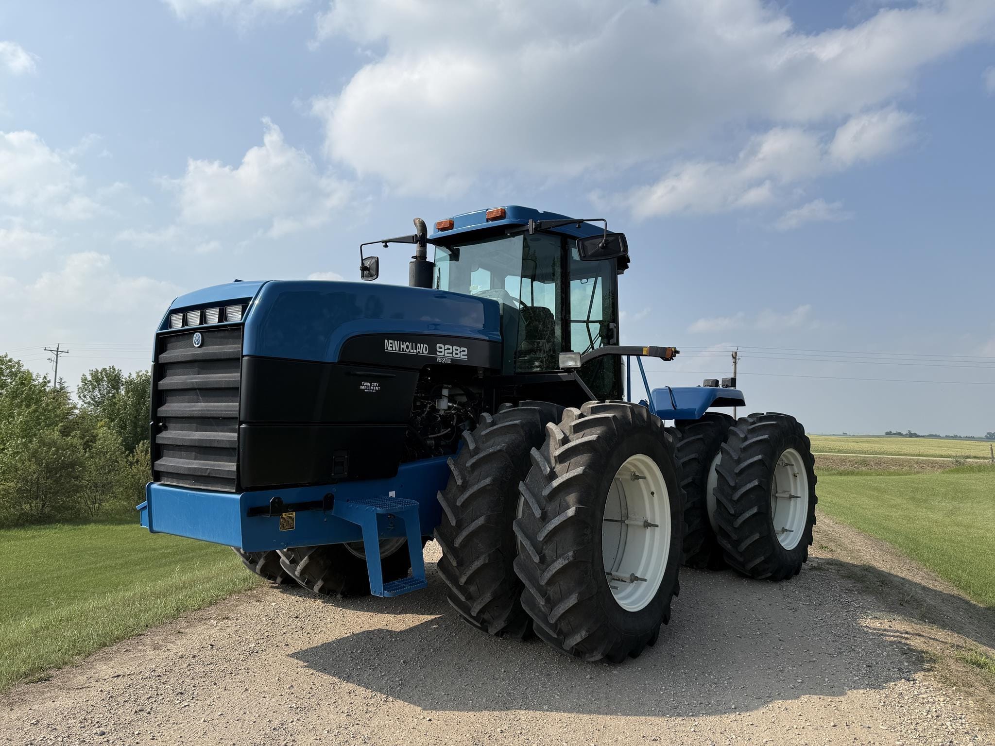 1997 New Holland 9282 Equipment Image0