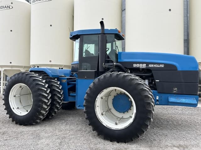 Image of New Holland 9682 equipment image 1