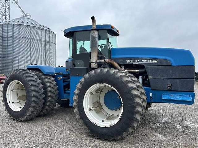 Image of New Holland 9682 equipment image 1