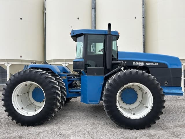 Image of New Holland 9682 equipment image 3