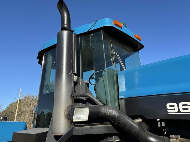 Image of New Holland 9682 equipment image 4