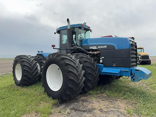 Image of New Holland 9882 equipment image 1