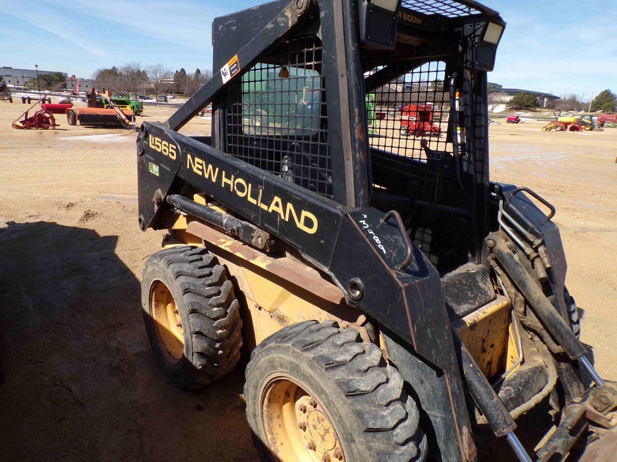 1997 New Holland L565 Equipment Image0