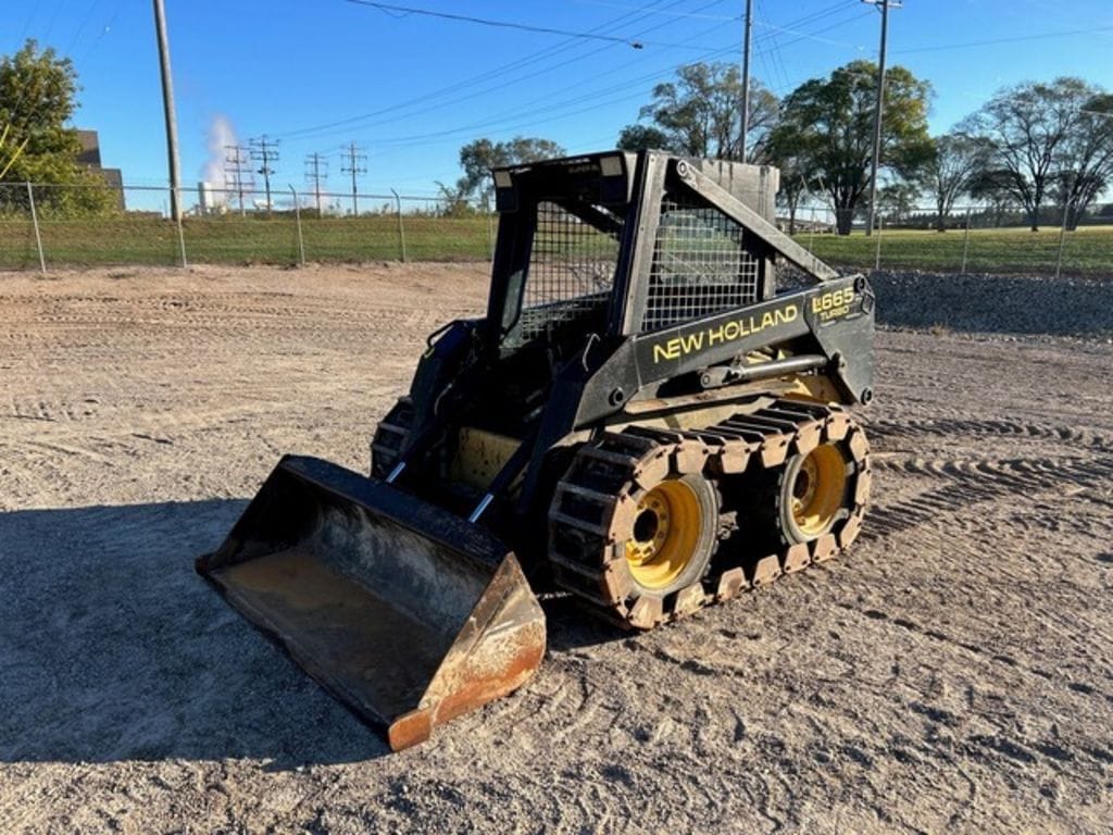 1997 New Holland LX665 Equipment Image0