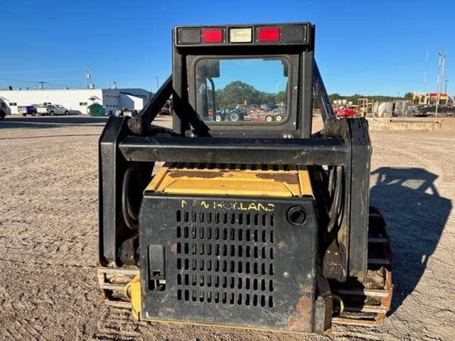 Image of New Holland LX665 equipment image 4
