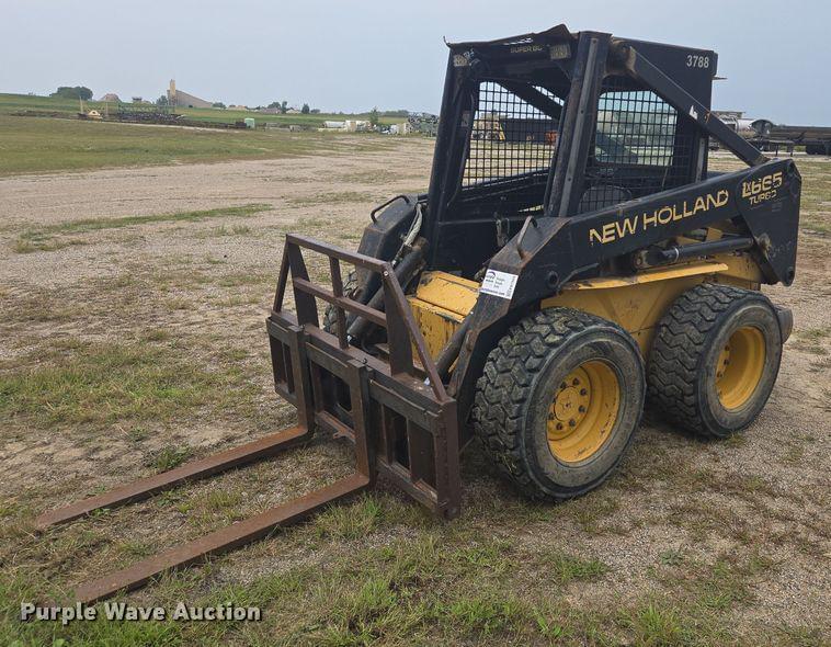Image of New Holland LX665 Primary image