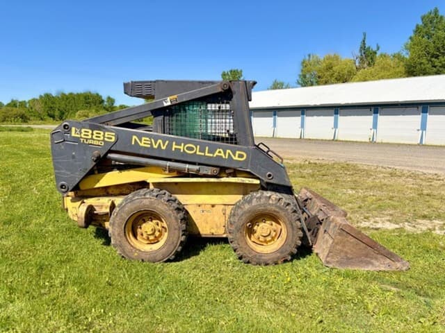 Image of New Holland LX885 equipment image 3
