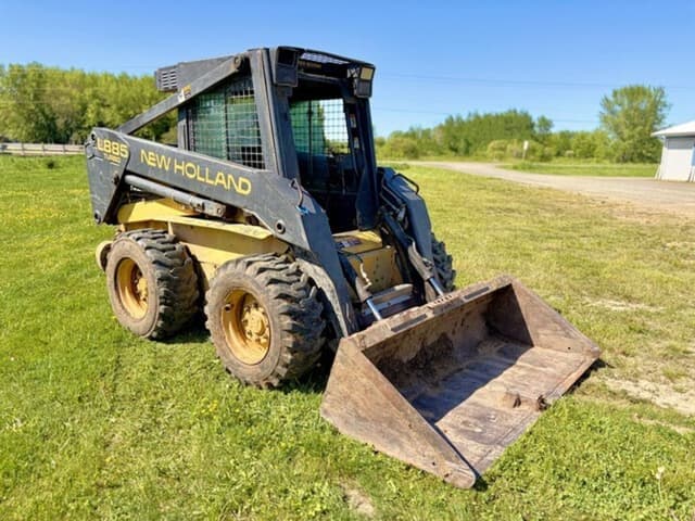 Image of New Holland LX885 equipment image 1