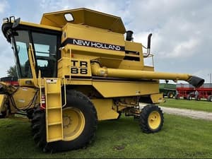 1997 New Holland TR88 Image