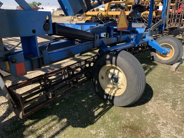 Image of Case IH Crumbler equipment image 4
