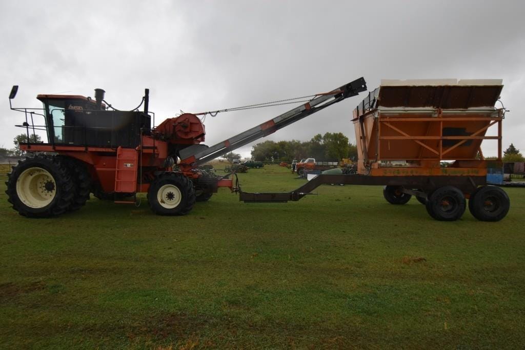 Main image Oxbo 8420