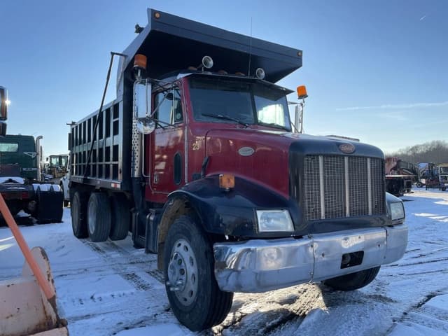 Image of Peterbilt 330 equipment image 1