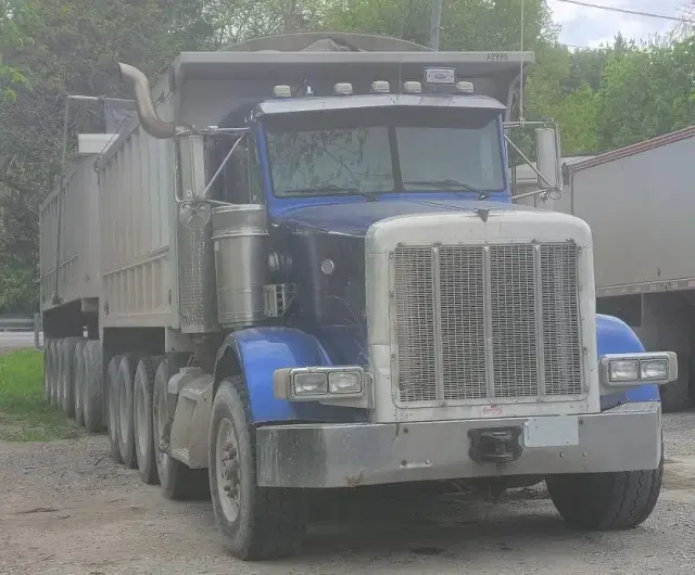 Image of Peterbilt 357 equipment image 4