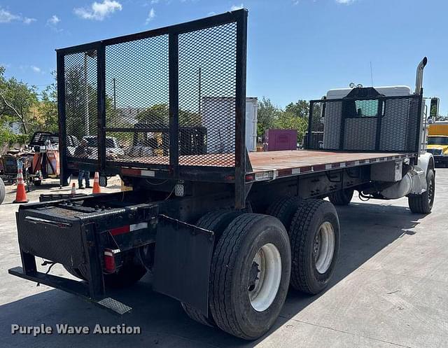 Image of Peterbilt 357 equipment image 4