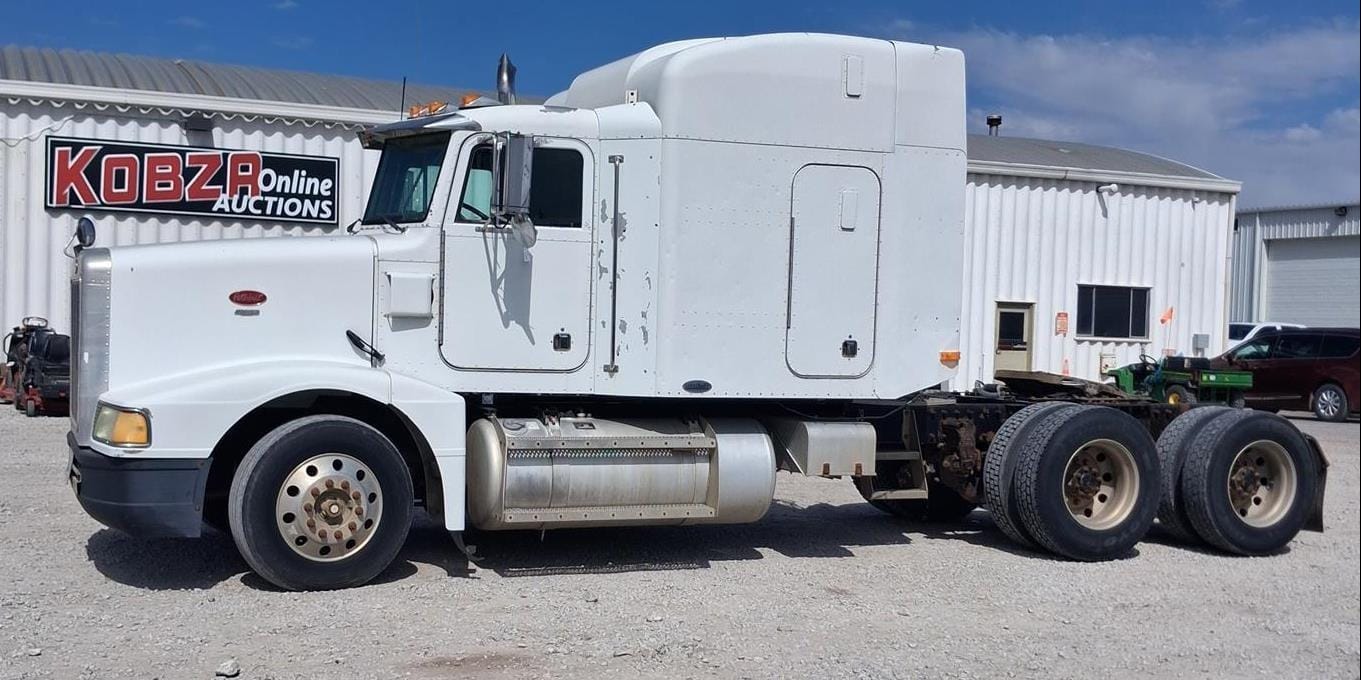 1997 Peterbilt 377 Equipment Image0