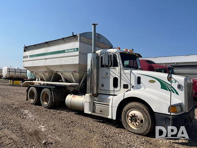 Image of Peterbilt 377 equipment image 1