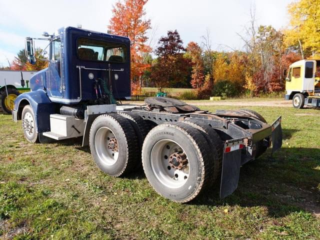 Image of Peterbilt 377 equipment image 2