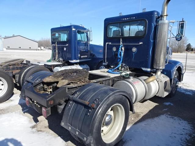 Image of Peterbilt 377 equipment image 4