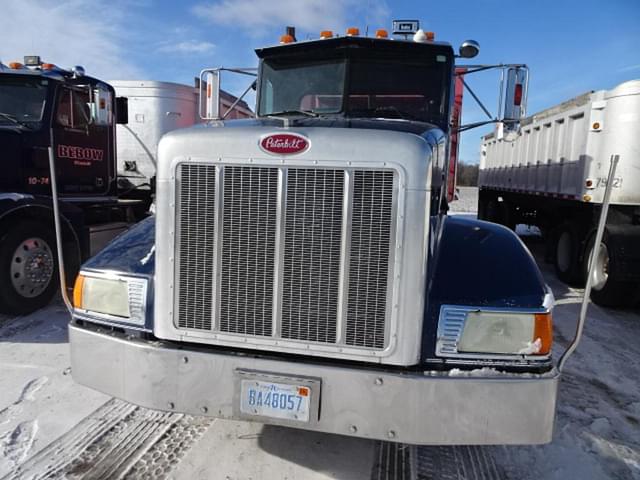 Image of Peterbilt 377 equipment image 1