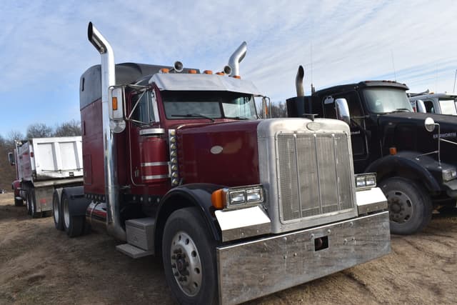 Image of Peterbilt 378 equipment image 2