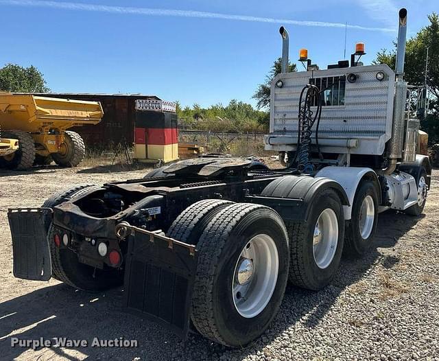 Image of Peterbilt 378 equipment image 4