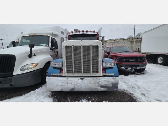 Image of Peterbilt 379 equipment image 1