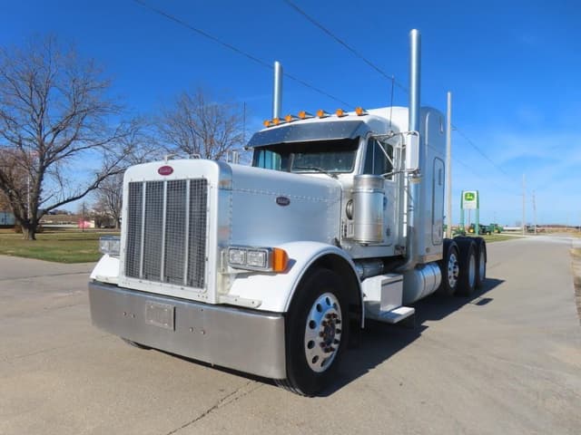 Image of Peterbilt 379 equipment image 1