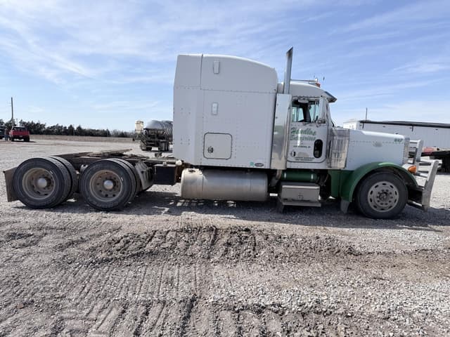 Image of Peterbilt 379 equipment image 3